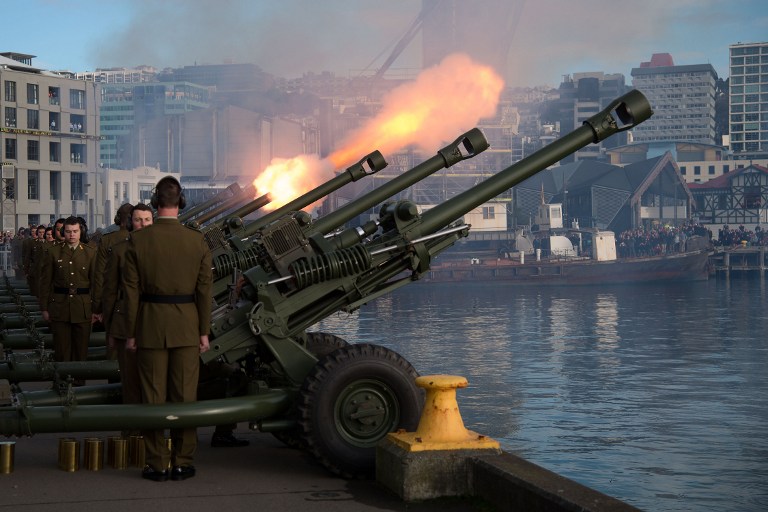 新西兰一战百年纪念日举行庆典 鸣响百枚礼炮