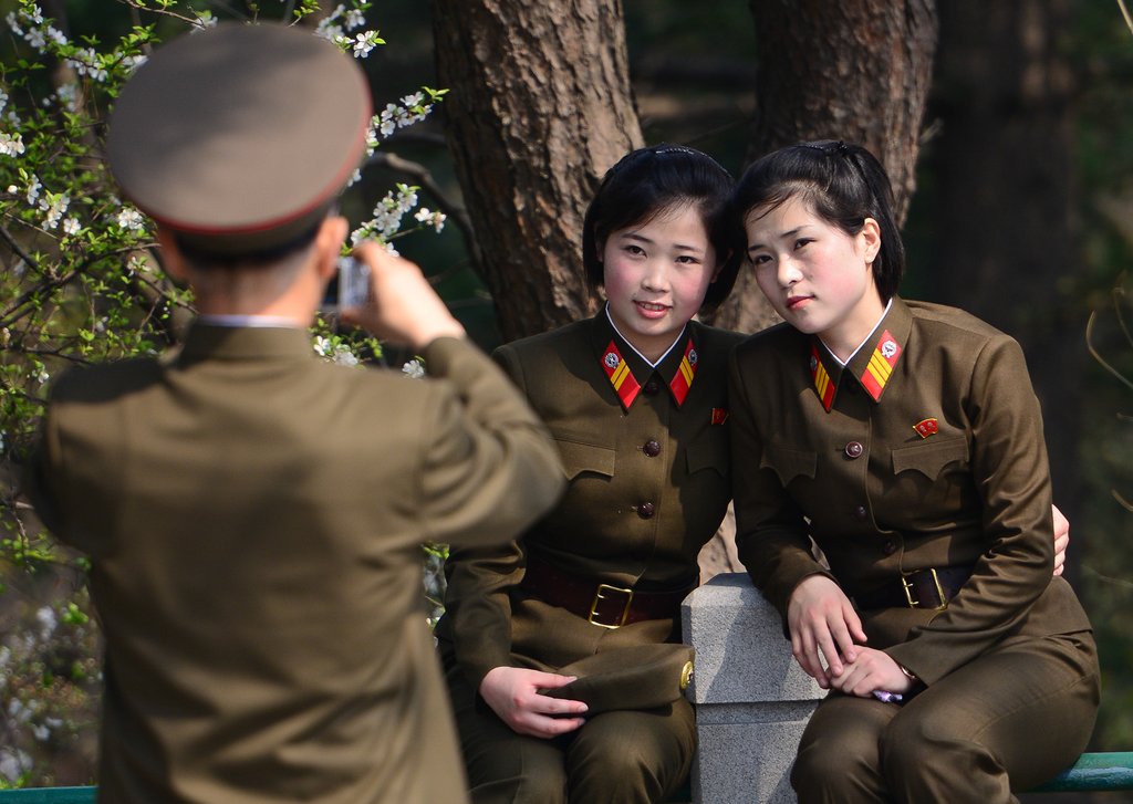镜头聚焦朝鲜军民日常生活