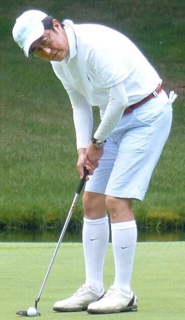 日媒讽安倍不顾灾情“修炼”高尔夫 质其首相资质
