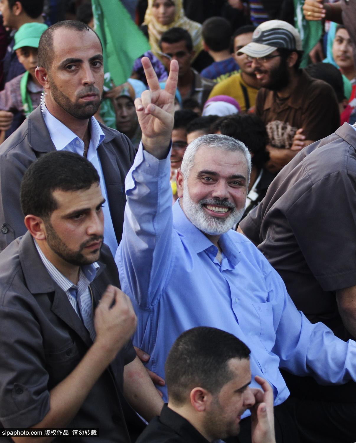 巴以达成无限期停火 哈马斯领导人上街庆祝“胜利”