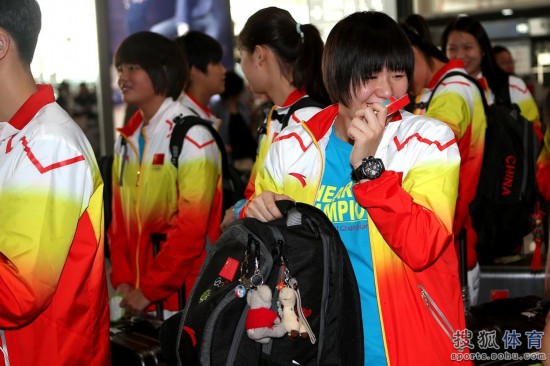 中国游泳队启程赴韩国 出征仁川亚运会