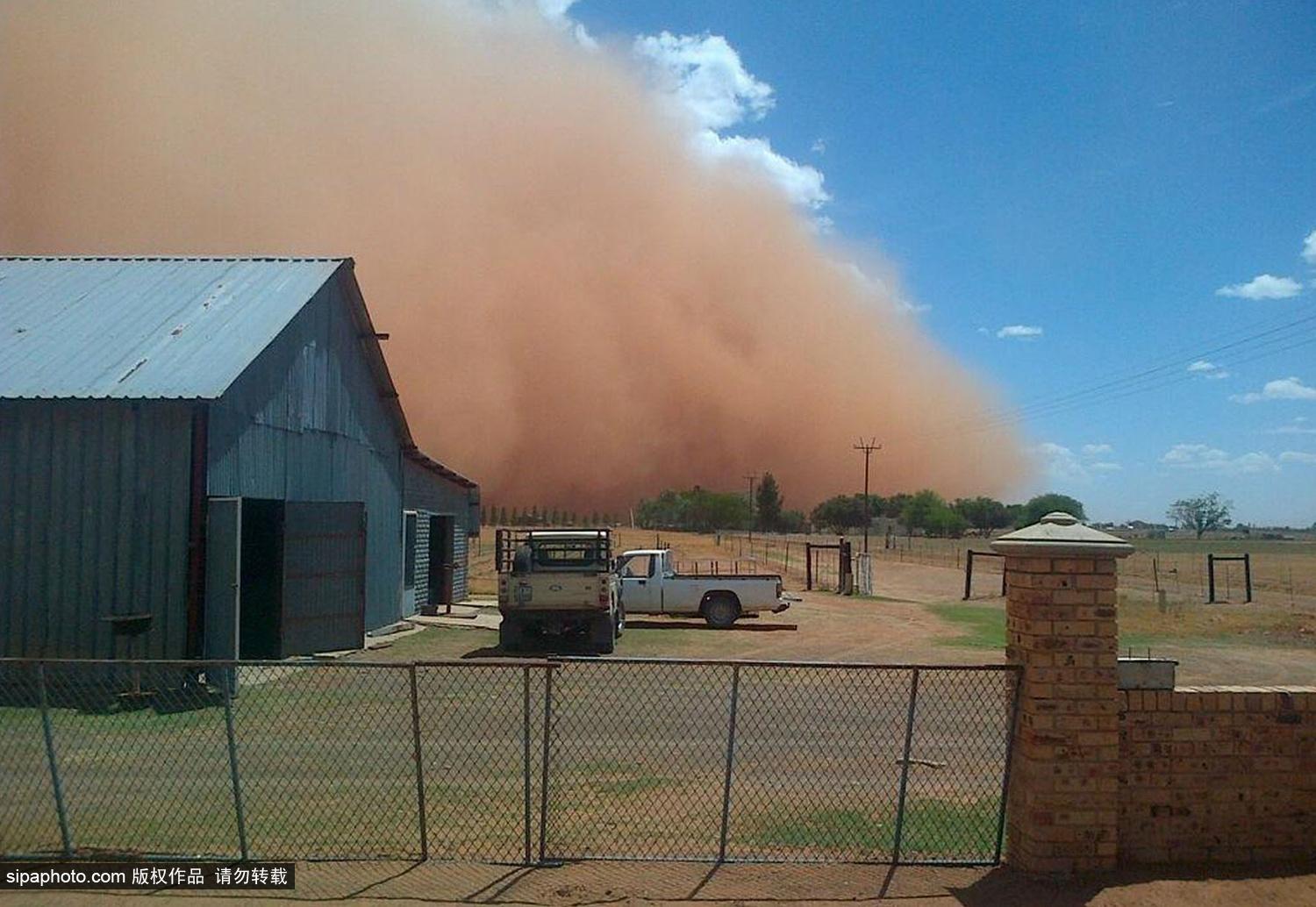 南非：沙尘暴袭击布隆方丹地区