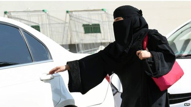 沙特两名女性因驾车被拘 将在恐怖主义法庭受审