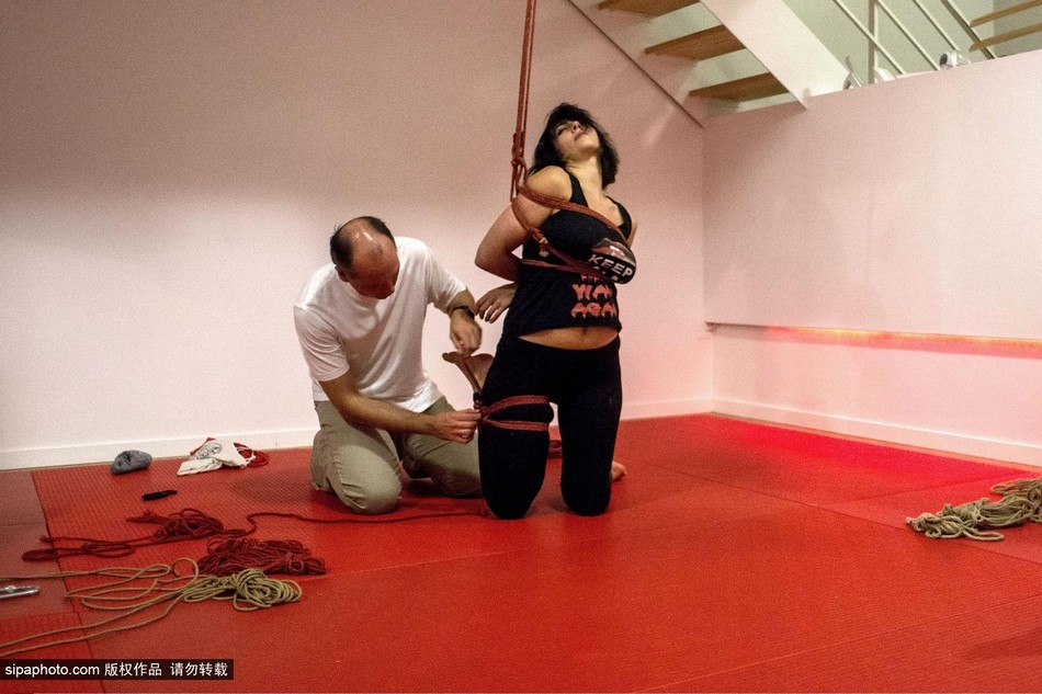 <em>日本</em>绳缚艺术:<em>被虐</em>式的美感_<em>图片</em>_环球网
