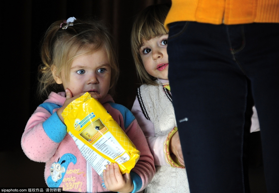 乌克兰战事祸及平民 难民涌入俄罗斯