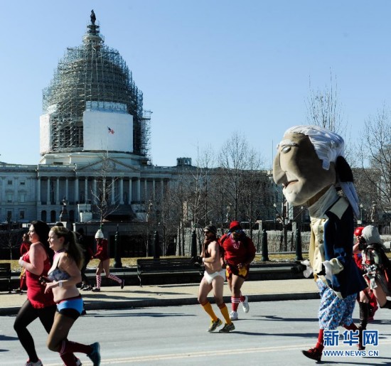 华盛顿国会前举行趣味慈善跑步活动
