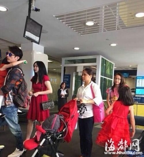 吴尊老婆罕见露面图片