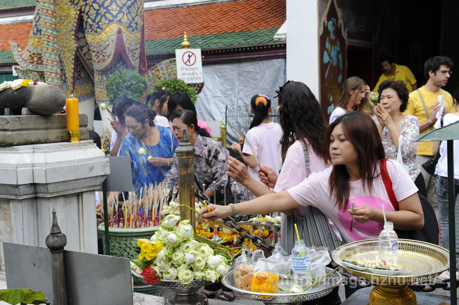 70名中国游客在泰国清迈剃度出家