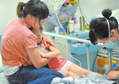 男童走失饿死救助站 盘点残忍虐童事件_社会_