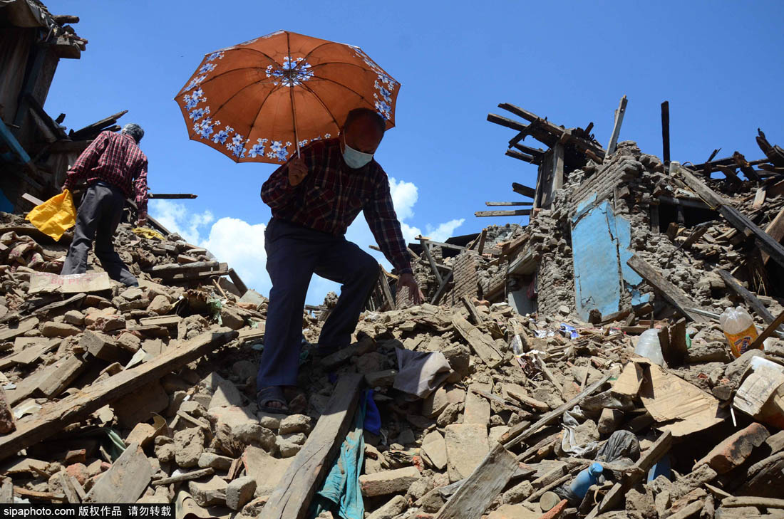 尼泊尔地震:废墟之上 生活在继续_国际新闻_环球网
