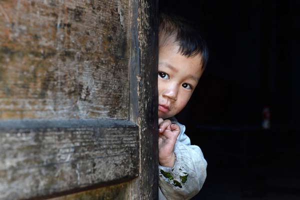 穷困潦倒的图片_探访中国最穷困人口