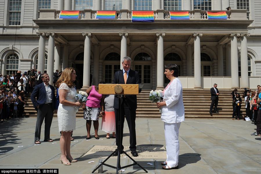 同性婚姻全美合法 纽约市长见证历史时刻