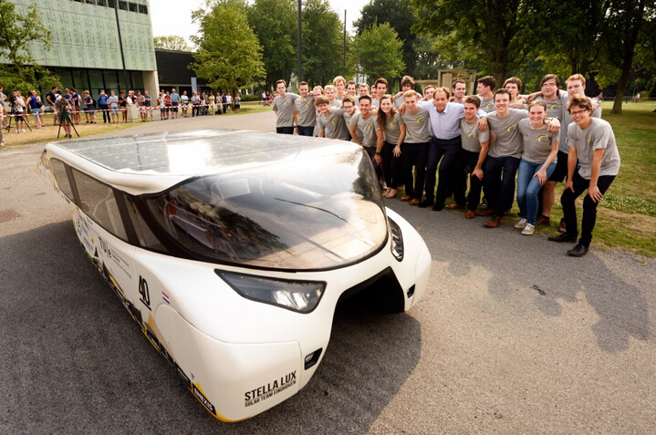 荷兰大学团队发布新一代太阳能家用车Stella L