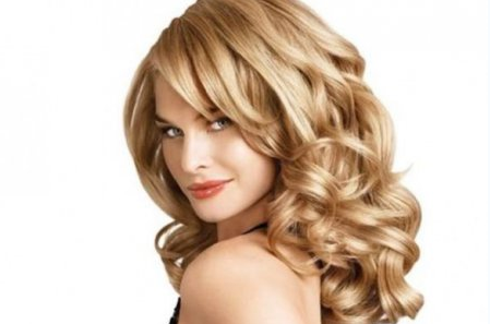 俄媒推荐7款<em>毕业</em>最适宜<em>发型</em>让你成为<em>舞会</em>焦点