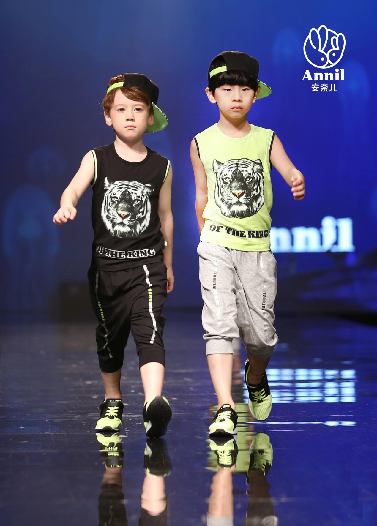 童行-<em>安奈儿</em>2016春夏新品发布会_财经_环球网