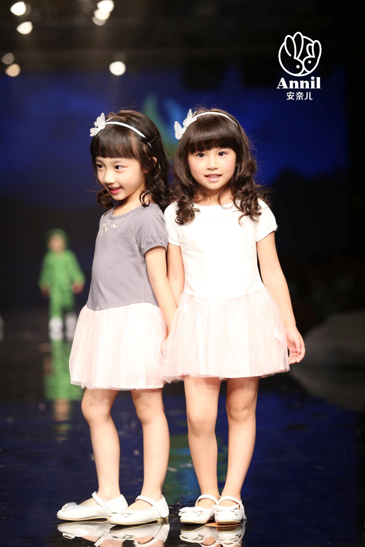 童行-<em>安奈儿</em>2016春夏新品发布会_财经_环球网