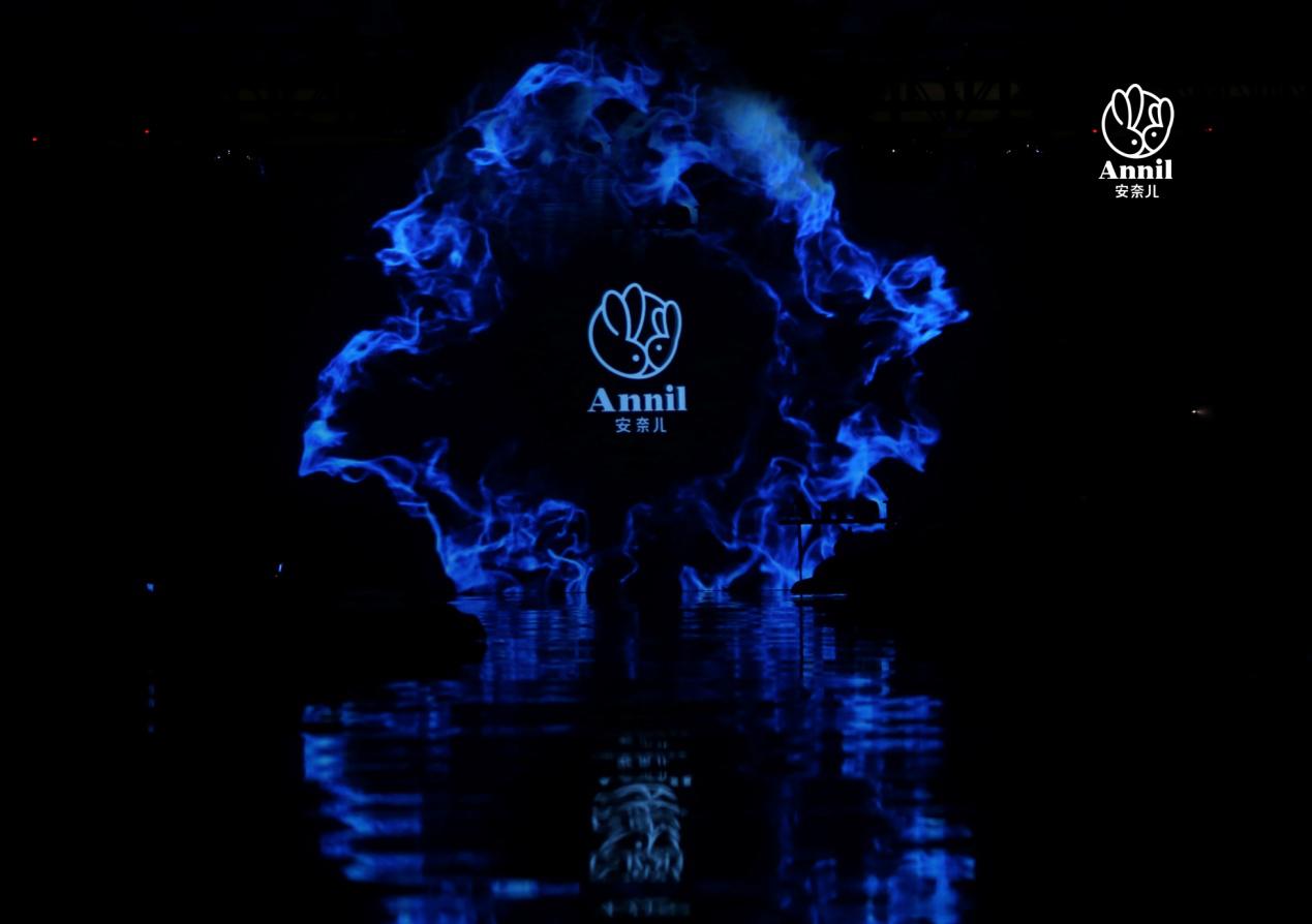 童行-<em>安奈儿</em>2016春夏新品发布会_财经_环球网