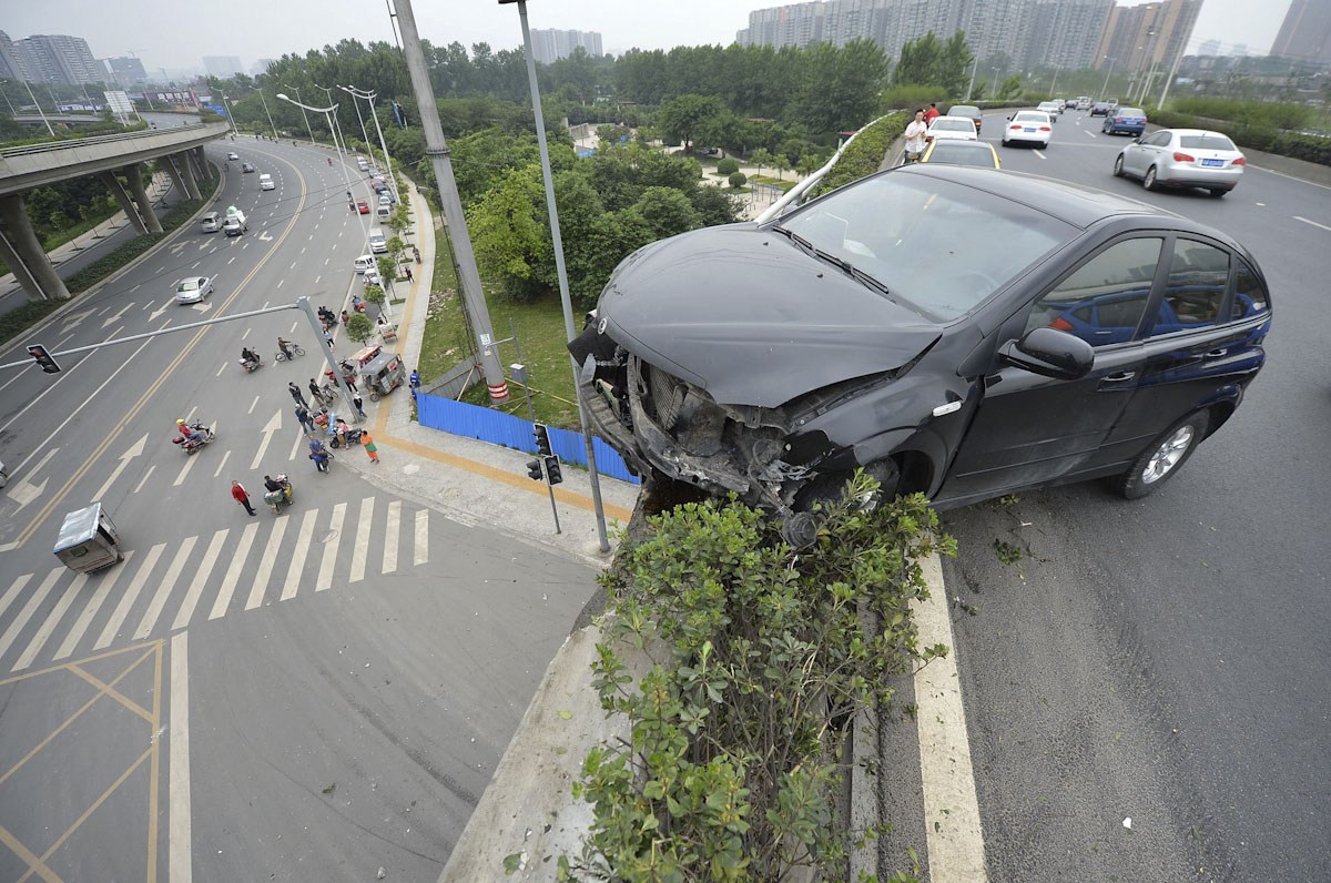 Uber自动驾驶汽车再出事故：人员受轻伤_新闻_新出行
