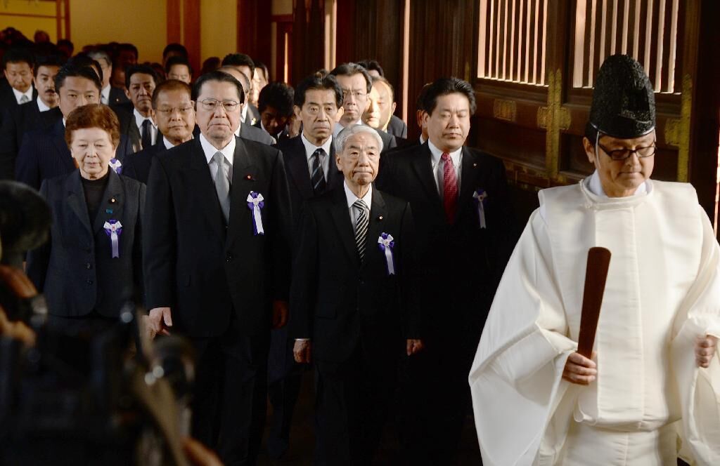 日本跨党派议员同盟约70名议员总体参拜靖国神社