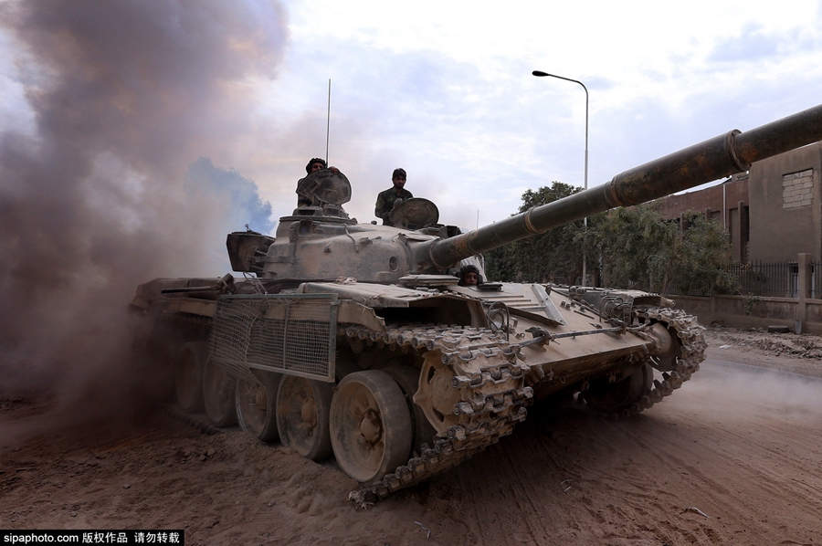 叙利亚战况紧张 政府军坦克与反政府武装激烈