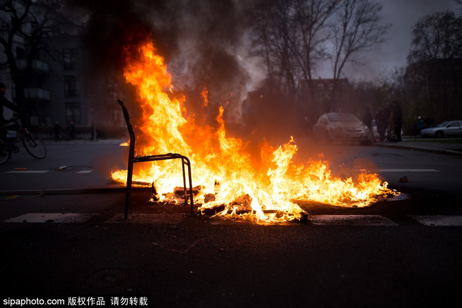 德国新纳粹组织与警察发生暴力冲突