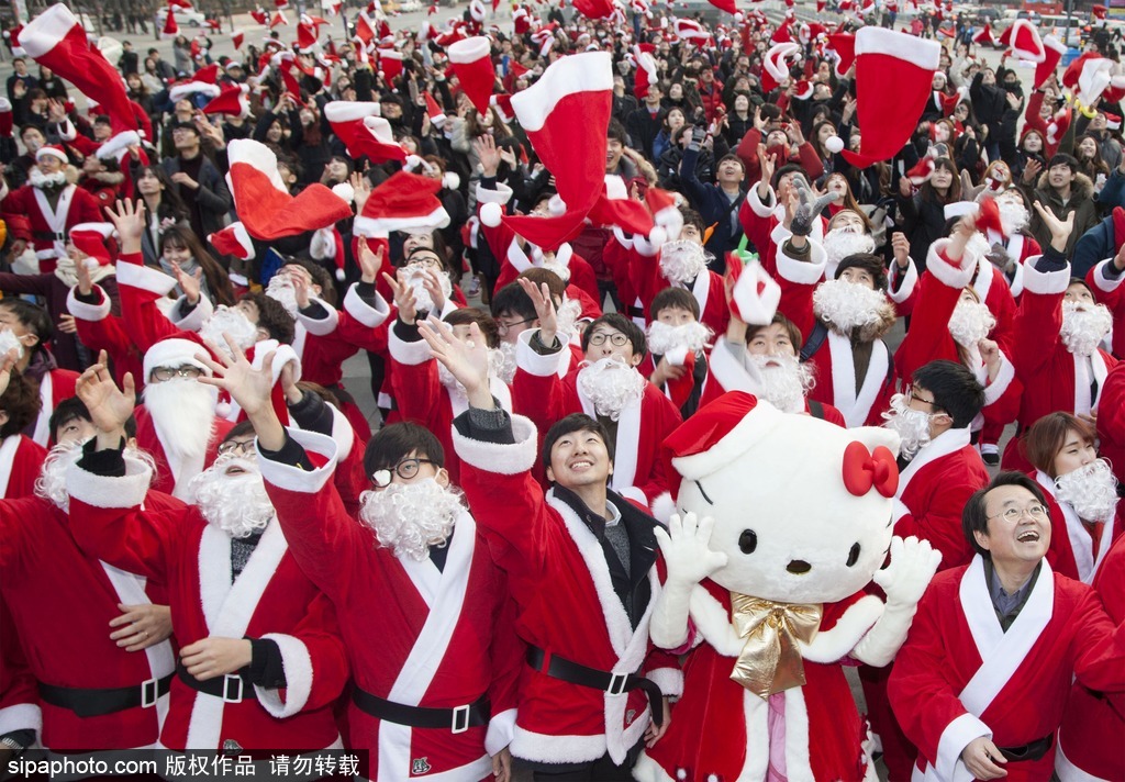 平安夜即将来临 韩国一大波圣诞老人出动助慈善