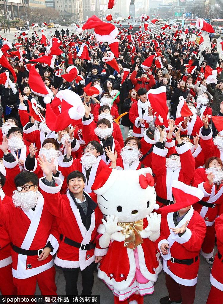 平安夜即将来临 韩国一大波圣诞老人出动助慈善
