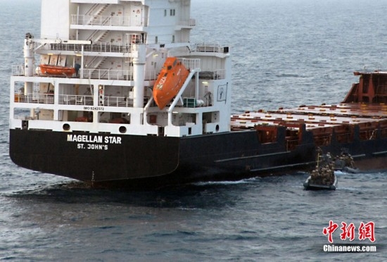 印尼解救被劫持新加坡货轮11名中国船员安然