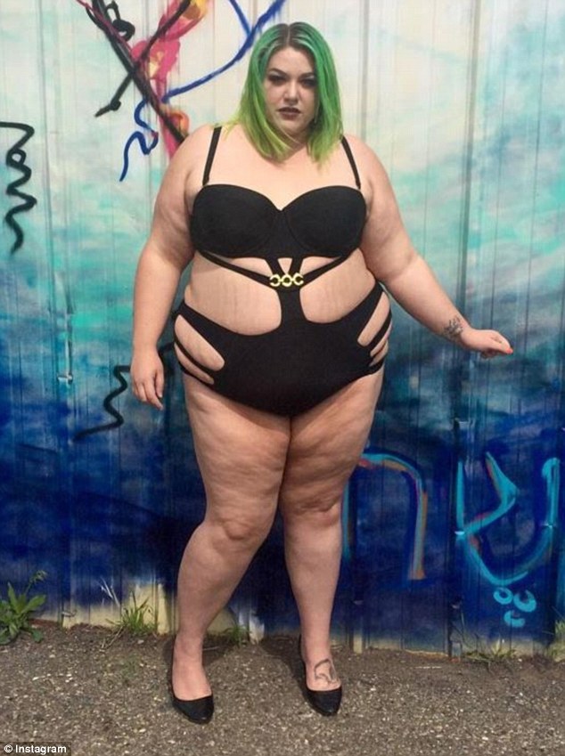 美肥胖女子穿大码泳衣引网友骂声一片