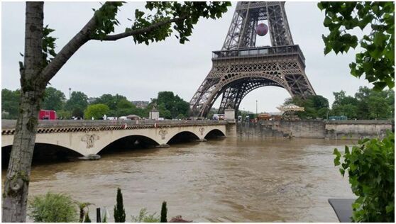 法国巴黎大区因为水灾 逾2万户家庭停电