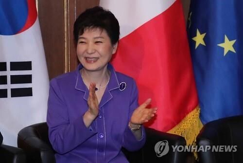 韩民调：朴槿惠支持率创新高 升至34%