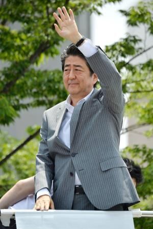 日本执政党力争在参院选举中赢得过半数改选议席