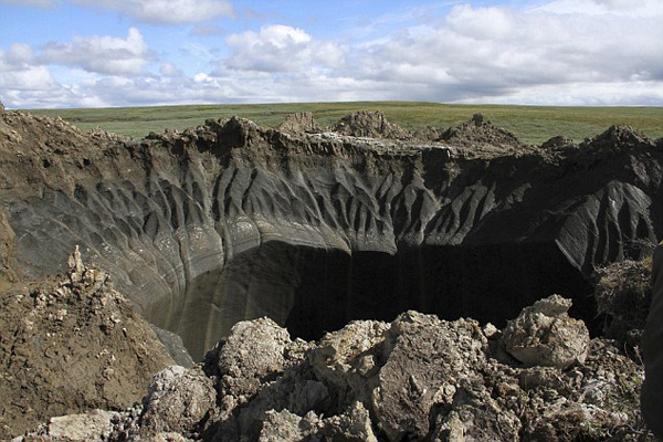 科学家揭秘西伯利亚神秘大坑真相：沼气泄露是祸首