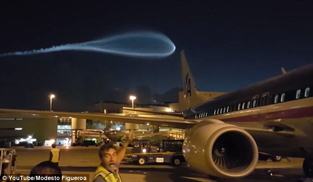 美机场上空惊现高速移动物体 疑似UFO