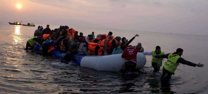 意大利一天内救起70难民 意移民部长呼吁备用计划
