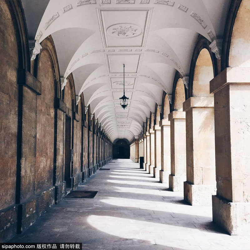 摄影师拍摄假期的牛津大学 宁静安逸