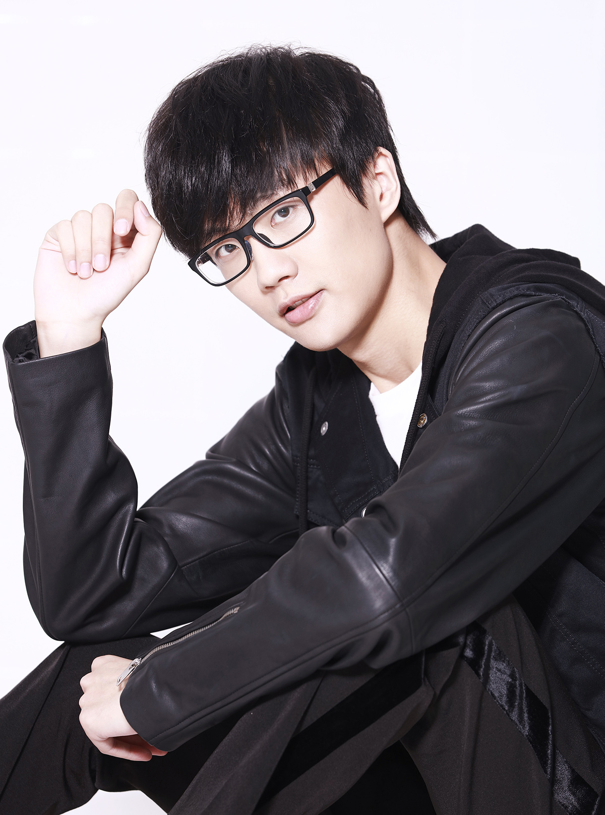 许嵩全新写真曝光 三十岁 大男孩