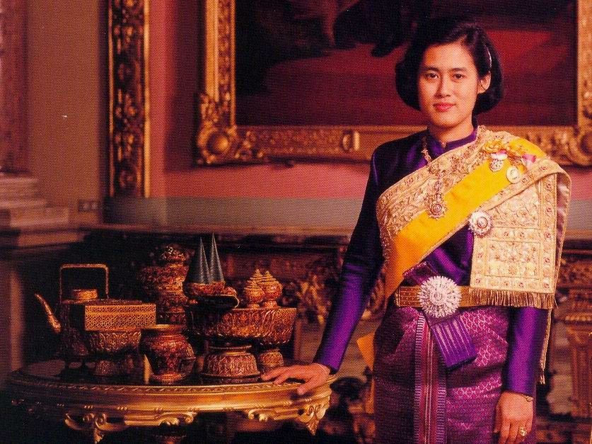 泰国总理宣布新国王 王储玛哈-哇集拉隆功继任