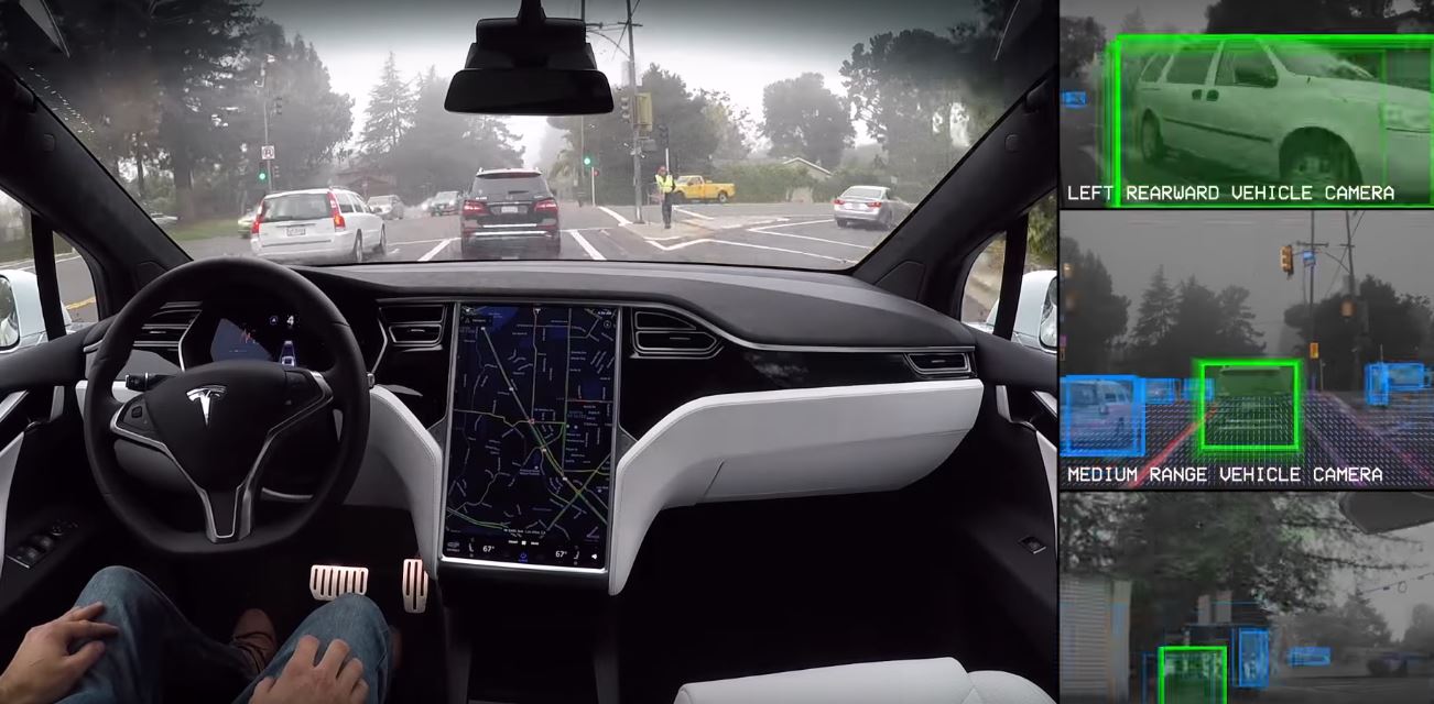 特斯拉展示Autopilot 2.0自动驾驶系统识别交通