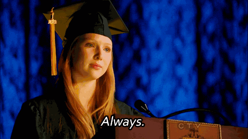 比如喜欢在海岛上拉路人来拍照的dolce & gabbana 2017春夏广告,右下