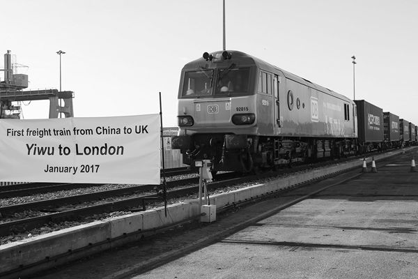 英媒：中国到英国的第一列货车进站 从义乌至伦敦