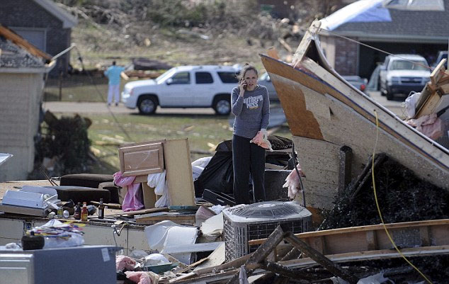 美多州遭遇龙卷风袭击已致16人死亡