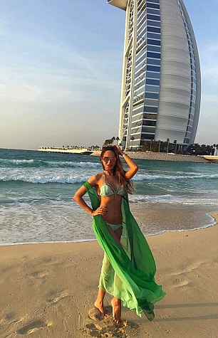 迪拜5星酒店抱怨俄女模特发不雅照 称有损其形象