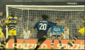 gif|39岁驰骋意甲状态逆天!他简直是所有前锋的噩梦!