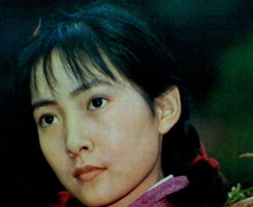 随后她又在峨眉电影制片厂的影片《被爱情遗忘的角落》中扮演女主角