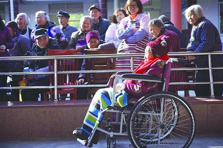 上海108岁老人迎第九个本命年 心态好做事不急躁