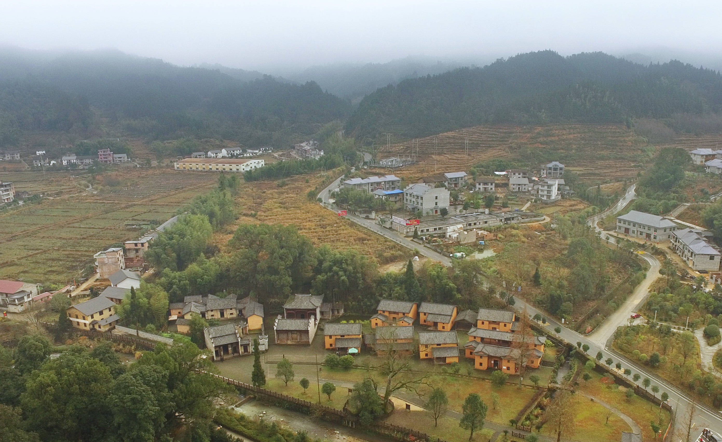 ���Ǿ���ɽéƺ��л���������������İ˽�¥���������У�2016��12��21���㣩���»������ ���� ��