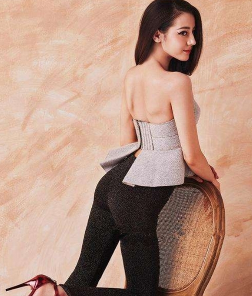 林允儿 同样其实是为了秀珠宝,但是默默地为蝴蝶骨代了言~如果我是