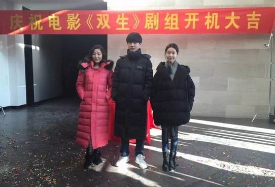 职业代言！刘昊然对中戏校服有执念，一件校服承包整个冬天！