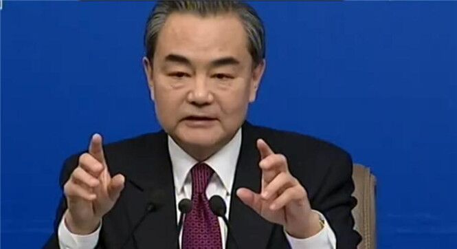 王毅提出朝鲜半岛和平新提议，敦促韩方悬崖勒马停止部署萨德